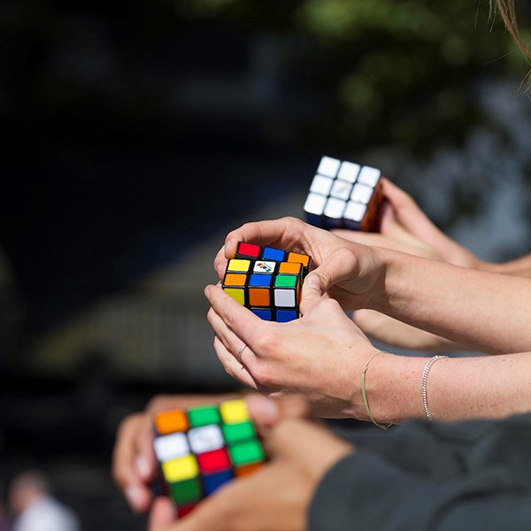 Foto van speelgoed 07_Rubiks_778988386293_20134072_3x3_Cube_AEN_Product_32.jpg